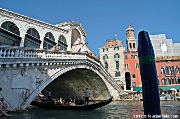 Ponte di Rialto Bridge Venice 