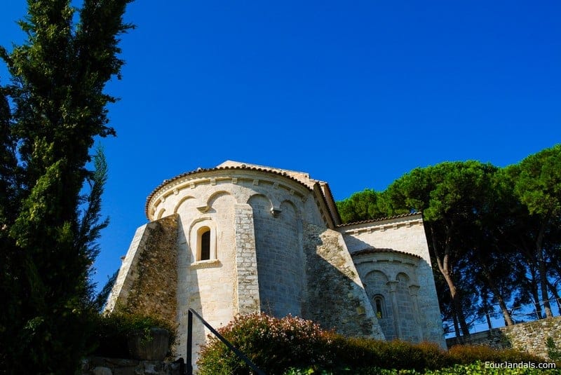 Charming Villa Bloghouse backyard Besalu