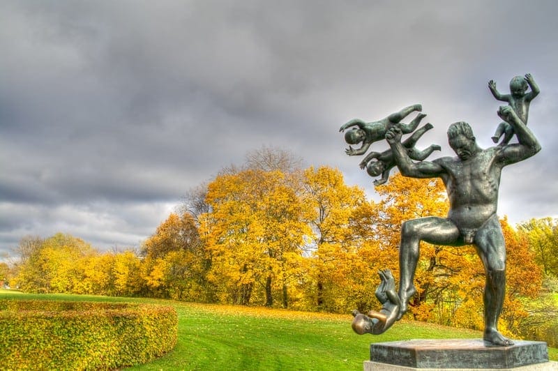 Oslo Guide Vigeland Park, Crazy Baby Statue Oslo