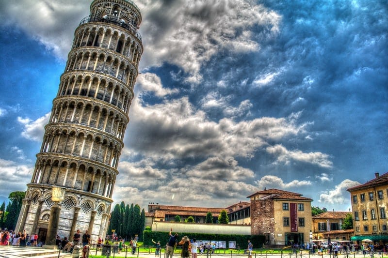 Travel to Pisa from Florence by train, Leaning tower of Pisa HDR