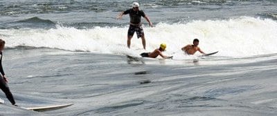 Outdoor activities in Montreal - Surfing