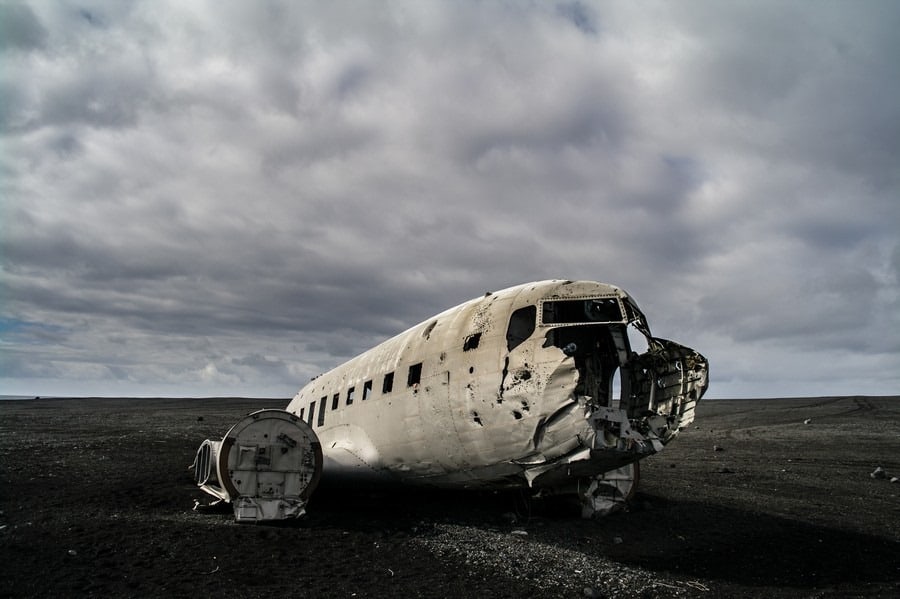 Plane-Crash-on-Solheimajokull-Beach-near-Vik.jpg