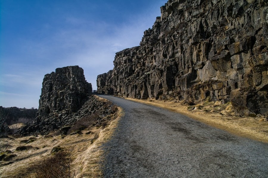 Silfra-Tectonic-Plates-splitting-in-Iceland.jpg