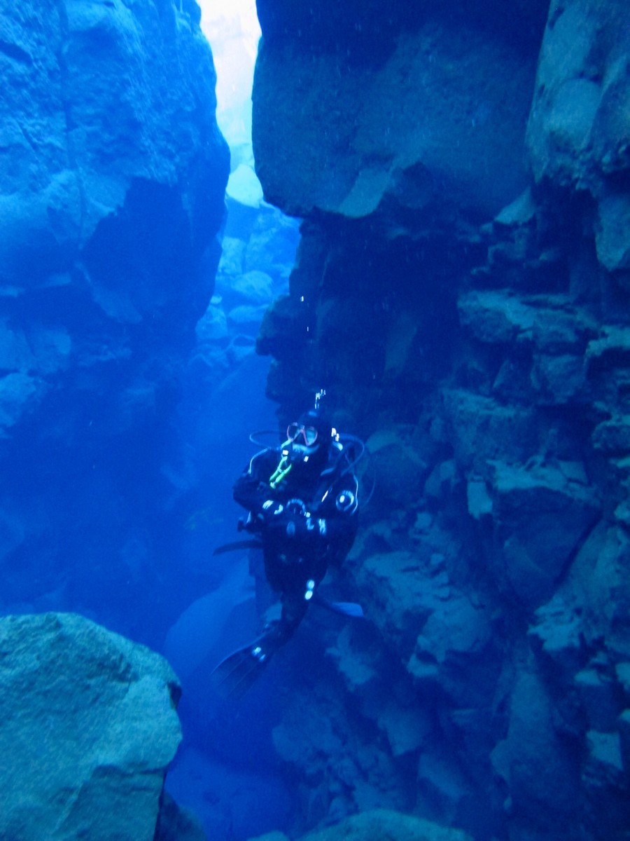 Scuba diving in Iceland with Dive.is