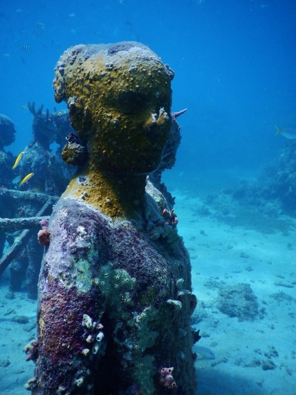 Grenadas Underwater Sculpture Park 01
