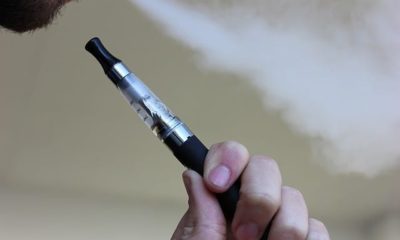 e cigarette 1301664 640