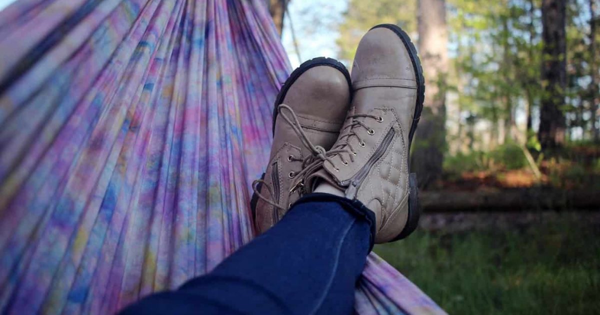 4 Ways to Sleep in the Outdoors Without a Tent