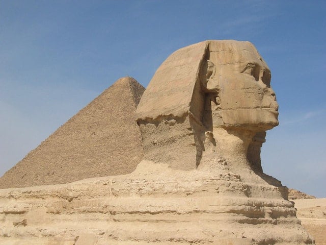 sand desert statue pyramid