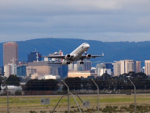 airport 768867 640