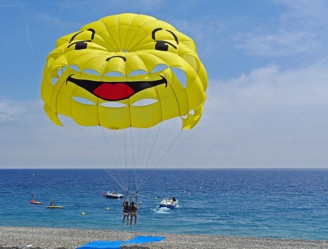 parasailing start beach coast 163341