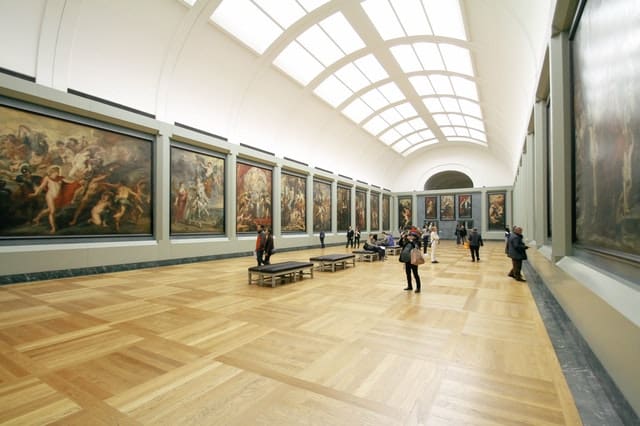 Things to Do While Visiting a New City 35 art exhibition museum 69903
