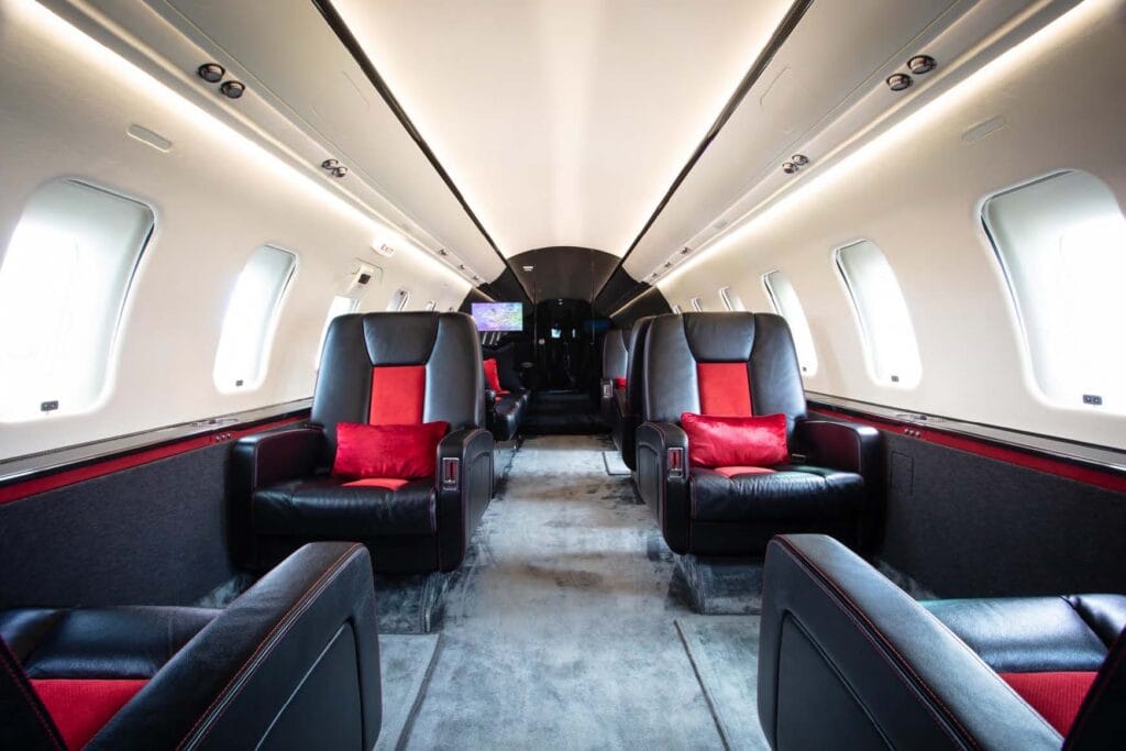 Bombardier Challenger 605 sn5904 FWD Cabin 0