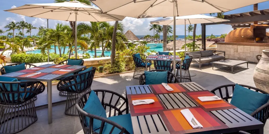 pepes pizza experience moon palace cancun 57a2af79ec