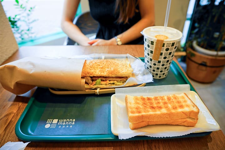 The Ultimate Osaka Food Markets Guide for 2025: What to Eat, Where to Go and Secret Spots 15 20210721 tenjinbashisuji shopping street part1 img03